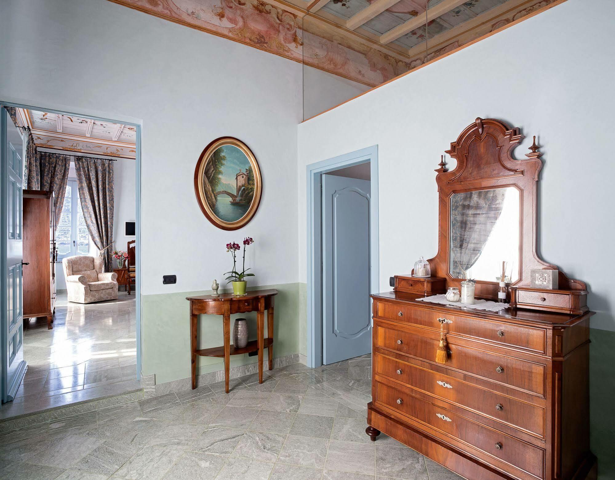 Aparthotel Palazzo Del Vicere Lezzeno Exterior foto