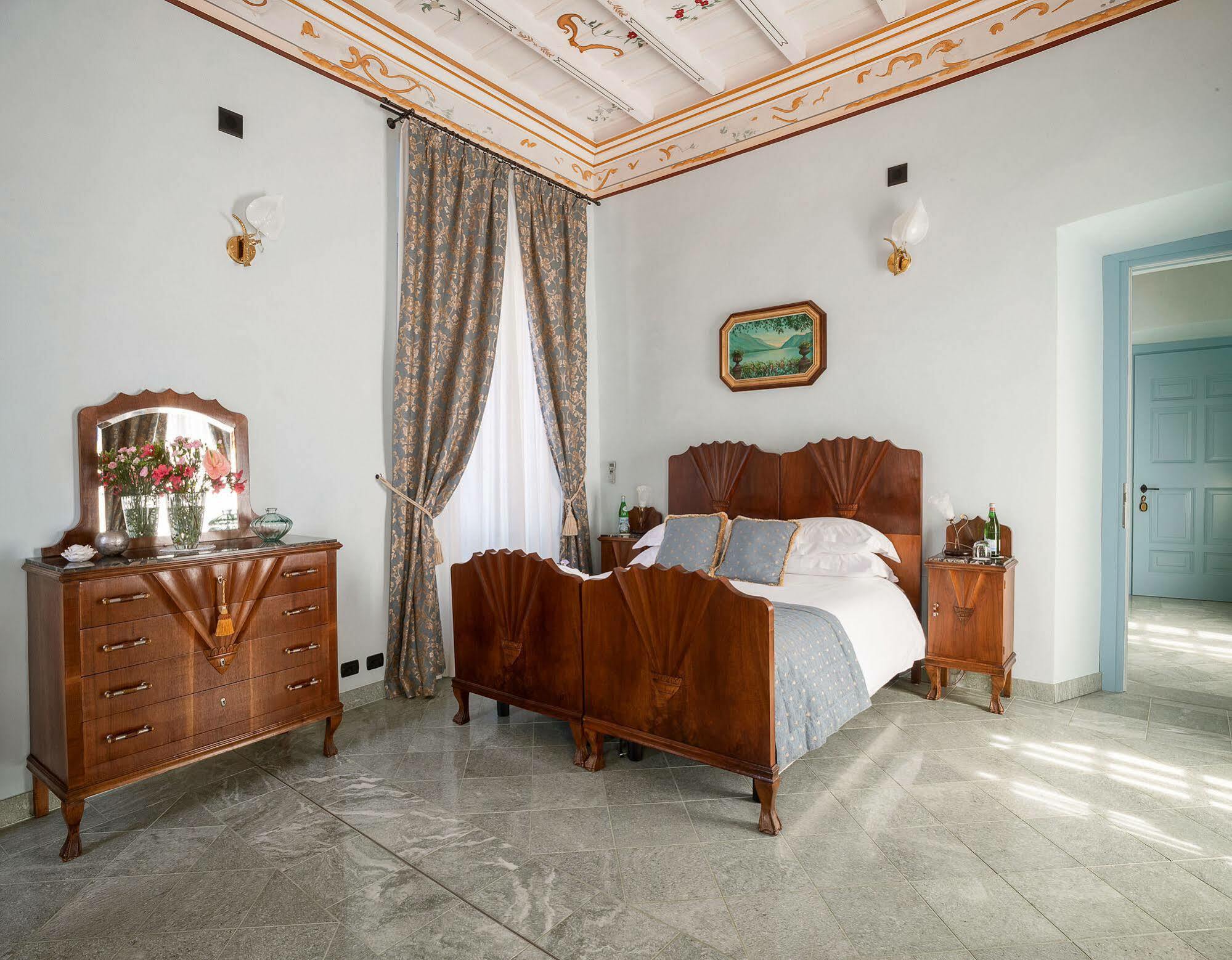 Aparthotel Palazzo Del Vicere Lezzeno Exterior foto